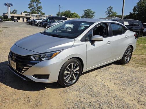 Brilliant Silver Metallic 2025 Nissan Versa 1.6 SV