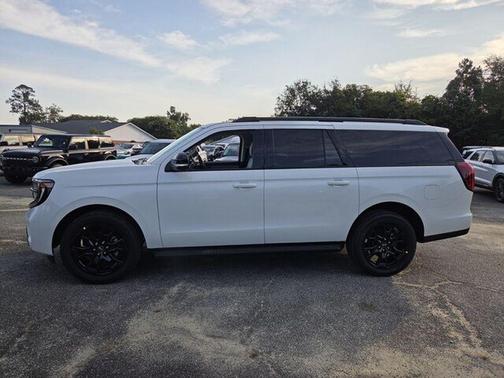 Star White Metallic Tri-Coat 2027 Ford Expedition Max Platinum