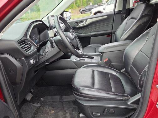 Rapid Red Metallic Tinted Clearcoat 2022 Ford Escape SEL