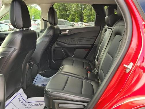Rapid Red Metallic Tinted Clearcoat 2022 Ford Escape SEL