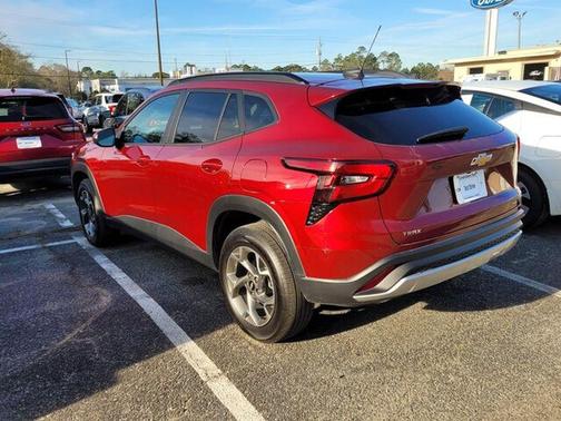 2025 Chevrolet Trax LT