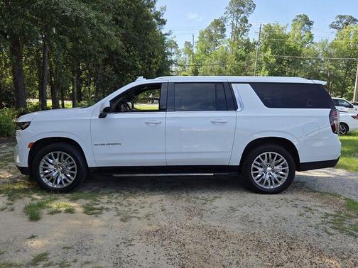 Summit White 2023 Chevrolet Suburban LT
