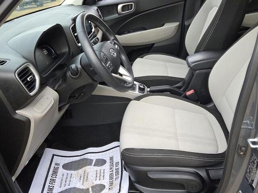 2024 Hyundai VENUE SEL