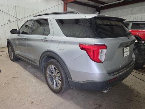 Iconic Silver Metallic 2022 Ford Explorer XLT