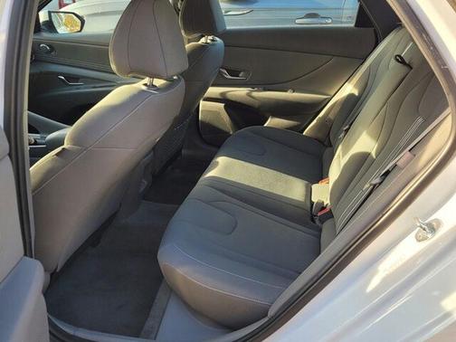 2025 Hyundai ELANTRA SEL