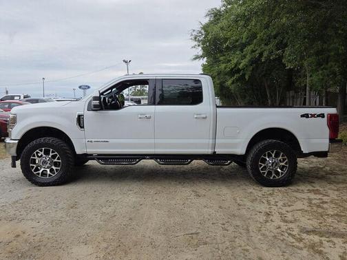 Oxford White 2022 Ford F-250 Lariat