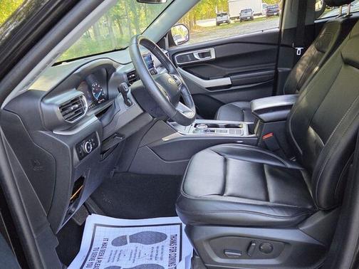 Agate Black Metallic 2024 Ford Explorer XLT