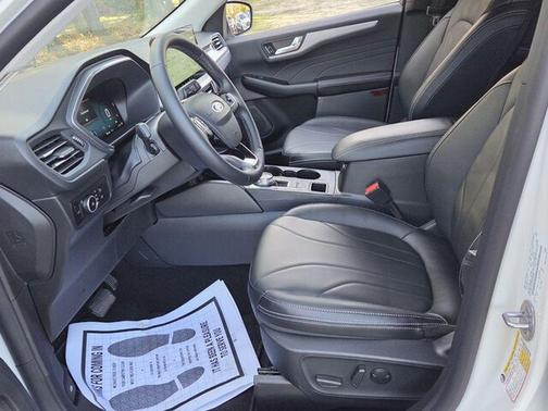 2025 Ford Escape Platinum