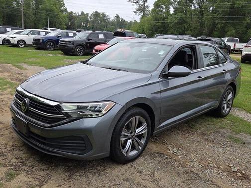 Platinum Gray Metallic 2024 Volkswagen Jetta 1.5T SE
