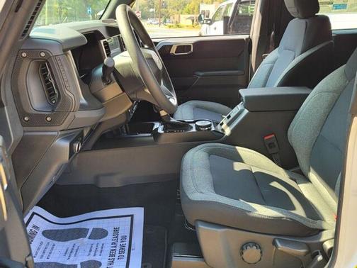 Oxford White 2025 Ford Bronco Base