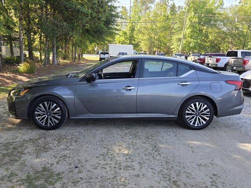 Gun Metallic 2024 Nissan Altima 2.5 SV