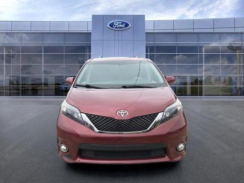Salsa Red Pearl 2014 Toyota Sienna SE