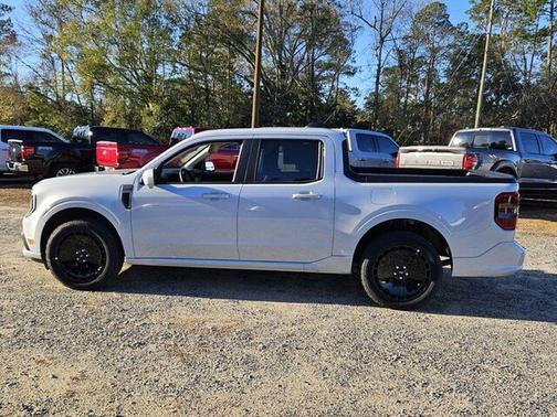 Space White Metallic 2026 Ford Maverick Lobo