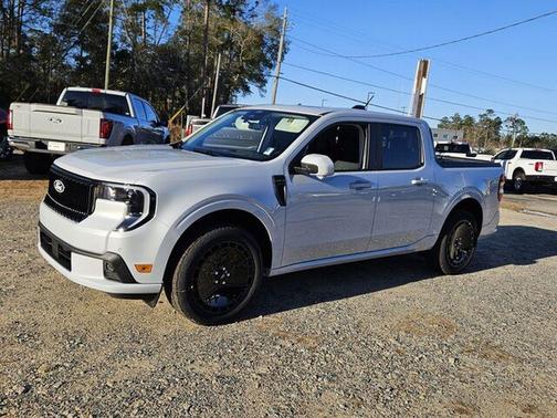 Space White Metallic 2026 Ford Maverick Lobo