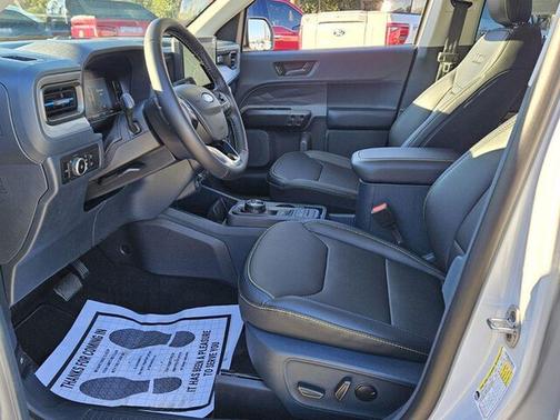 Space White Metallic 2026 Ford Maverick Lobo