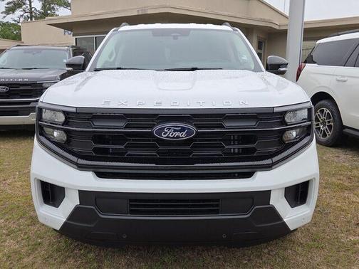 Oxford White 2026 Ford Expedition Active