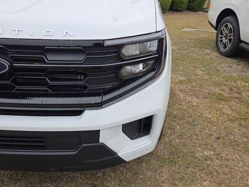 Oxford White 2026 Ford Expedition Active