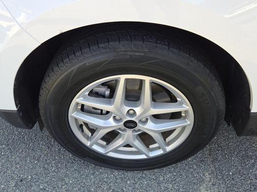 Oxford White 2024 Ford Edge SEL
