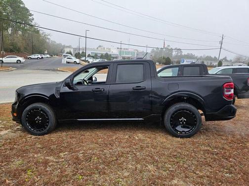 Shadow Black 2026 Ford Maverick Lobo