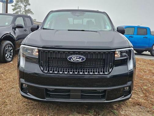 Shadow Black 2026 Ford Maverick Lobo