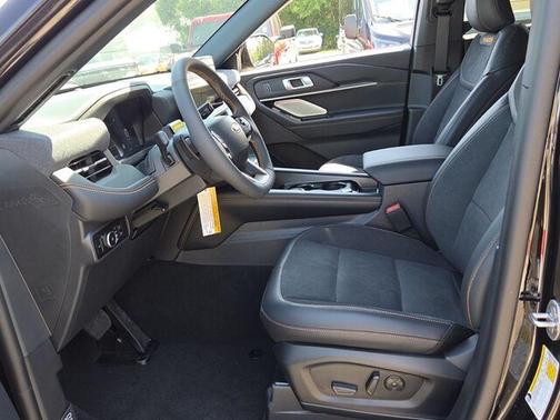 Agate Black Metallic 2026 Ford Explorer Tremor