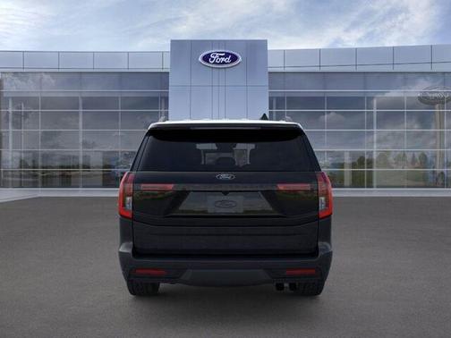 Agate Black Metallic 2026 Ford Expedition Tremor