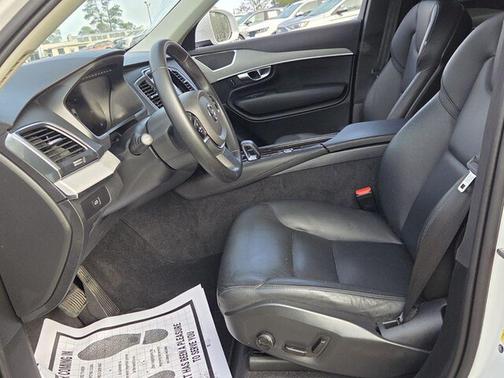 2024 Volvo XC90 B5 Core Bright Theme