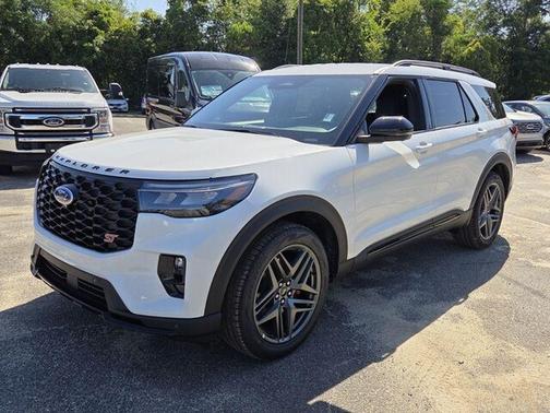 Star White Metallic Tri-Coat 2026 Ford Explorer ST