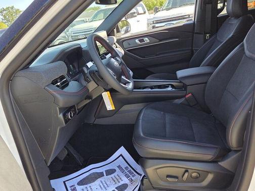 Star White Metallic Tri-Coat 2026 Ford Explorer ST