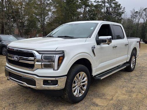 Star White Metallic Tri-Coat 2026 Ford F-150 Lariat