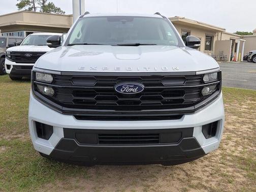 Space Silver Metallic 2026 Ford Expedition Active