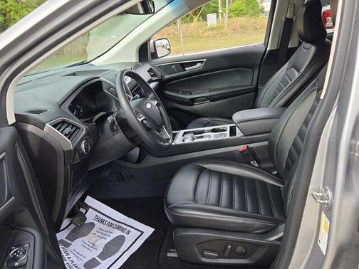 Iconic Silver Metallic 2022 Ford Edge SEL