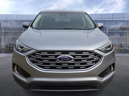 Iconic Silver Metallic 2022 Ford Edge SEL