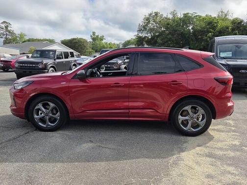 Rapid Red Metallic Tinted Clearcoat 2024 Ford Escape ST-Line