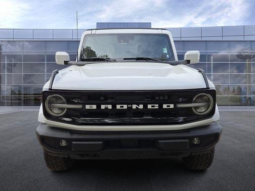 Oxford White 2022 Ford Bronco Outer Banks