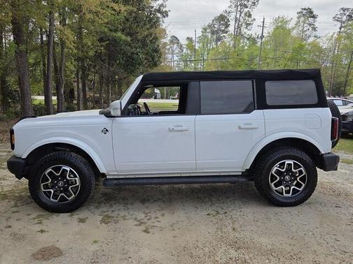 Oxford White 2022 Ford Bronco Outer Banks