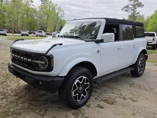 Oxford White 2022 Ford Bronco Outer Banks