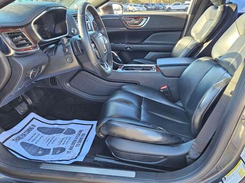 2018 Lincoln Continental Premiere