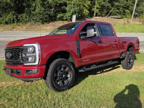 Rapid Red Metallic Tinted Clearcoat 2024 Ford F-250 Lariat