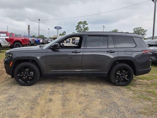 Baltic Gray Metallic Clearcoat 2023 Jeep Grand Cherokee L Altitude