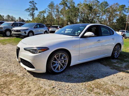 Alfa White 2023 Alfa Romeo Giulia Sprint RWD