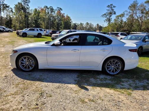Alfa White 2023 Alfa Romeo Giulia Sprint RWD