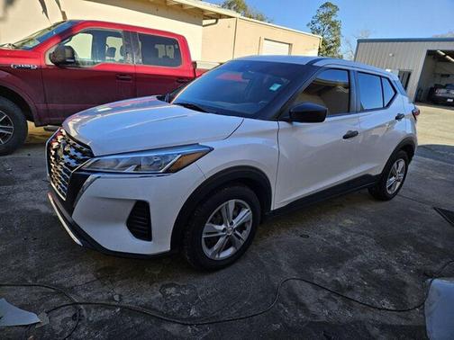 2023 Nissan Kicks S
