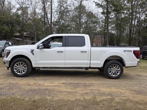 Star White Metallic Tri-Coat 2026 Ford F-150 Lariat