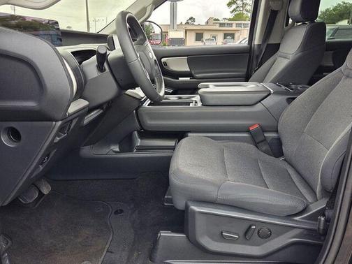 Agate Black Metallic 2025 Ford Expedition Active