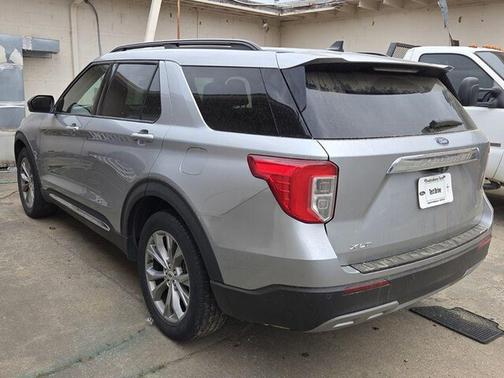 Iconic Silver Metallic 2022 Ford Explorer XLT