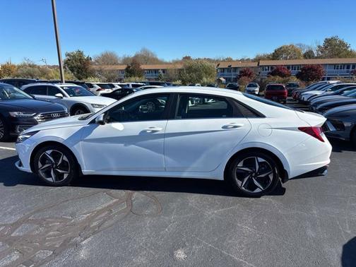 2021 Hyundai ELANTRA Limited