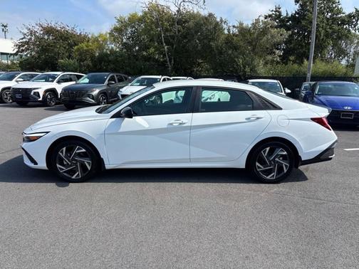 White 2025 Hyundai ELANTRA HEV SEL Sport