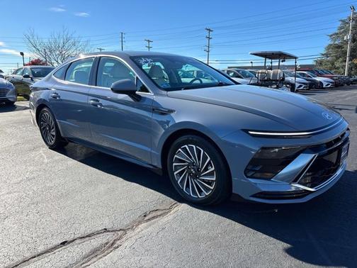 2025 Hyundai SONATA Hybrid SEL
