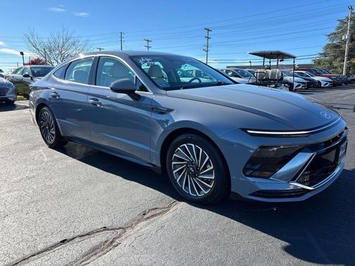 2025 Hyundai SONATA Hybrid SEL
